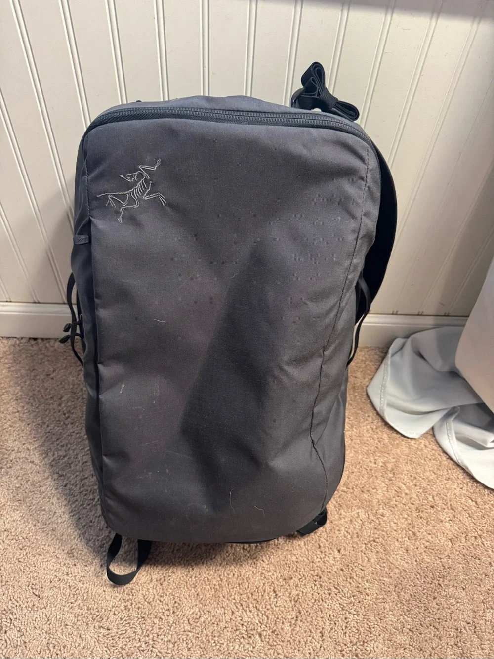 Arc’teryx Covert Carryon back pack in Grey - Picture 2 of 6